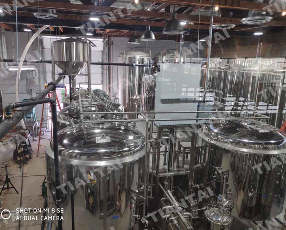 20bbl four vessel brewery equipment is under installation in America